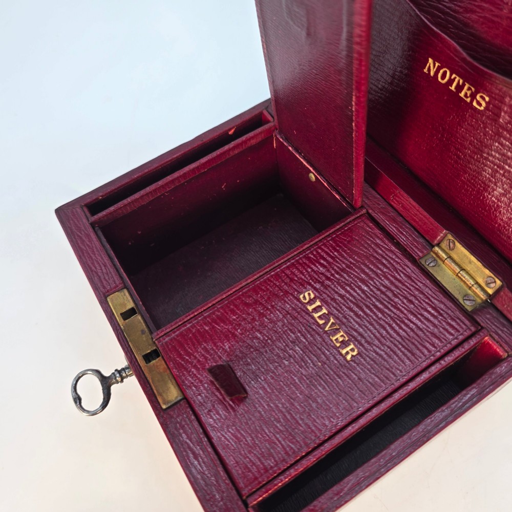 A late Victorian bullion box in red Moroccan leather View VIII