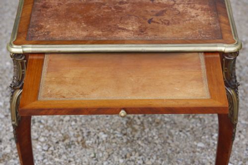 LOUIS XV ROSEWOOD TULIPWOOD BUREAU PLAT ORMOLU STAMPED WRITING DESK - ADDITIONAL PHOTO 6
