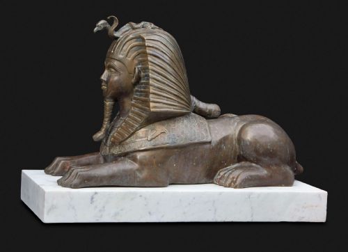 FRENCH EGYPTIAN REVIVAL BRONZE SPHINX SCULPTURES MONUMENTAL SIZE ON CARRARA MARBLE PLINTHS - ADDITIONAL PHOTO 4