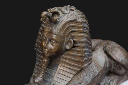 FRENCH EGYPTIAN REVIVAL BRONZE SPHINX SCULPTURES MONUMENTAL SIZE ON CARRARA MARBLE PLINTHS - ADDITIONAL PHOTO 10
