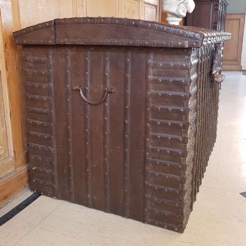 19TH C RAJASTHAN IRONBANDED DAMCHIYA DOWRY CHEST TRUNK WITH RARE LOCK - ADDITIONAL PHOTO 14