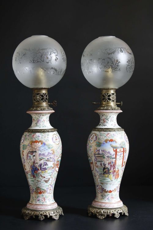 CHINESE CANTON FAMILLE ROSE VASE OIL LANTERN LAMPS PAIR 19TH CENTURY - ADDITIONAL PHOTO 1