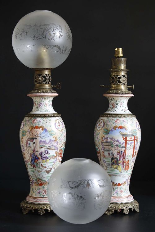 CHINESE CANTON FAMILLE ROSE VASE OIL LANTERN LAMPS PAIR 19TH CENTURY - ADDITIONAL PHOTO 2