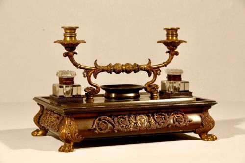 FRENCH BRONZE AND GILDED BRONZE INKWELL AND CANDLESTAND 19TH CENTURY - ADDITIONAL PHOTO 2