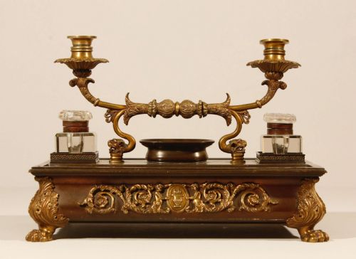 FRENCH BRONZE AND GILDED BRONZE INKWELL AND CANDLESTAND 19TH CENTURY - ADDITIONAL PHOTO 4