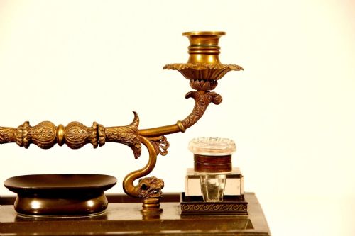 FRENCH BRONZE AND GILDED BRONZE INKWELL AND CANDLESTAND 19TH CENTURY - ADDITIONAL PHOTO 5