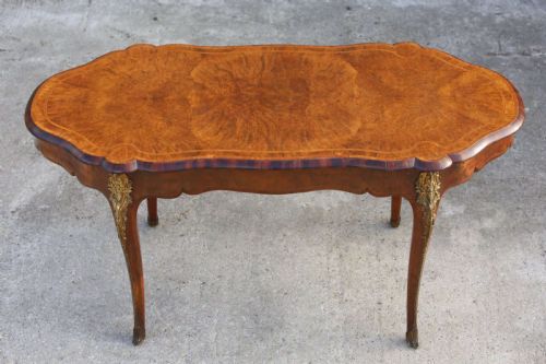 SERPENTINE DESK BURR WALNUT ORMOLU CENTER TABLE SATINWOOD CABRIOLE LEGS 19TH C - ADDITIONAL PHOTO 1