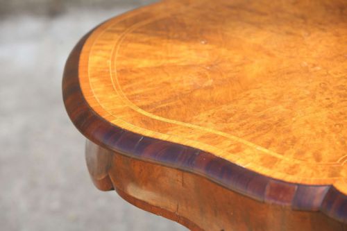 SERPENTINE DESK BURR WALNUT ORMOLU CENTER TABLE SATINWOOD CABRIOLE LEGS 19TH C - ADDITIONAL PHOTO 8
