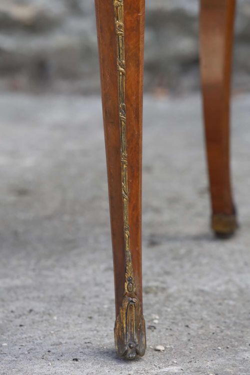 SERPENTINE DESK BURR WALNUT ORMOLU CENTER TABLE SATINWOOD CABRIOLE LEGS 19TH C - ADDITIONAL PHOTO 10