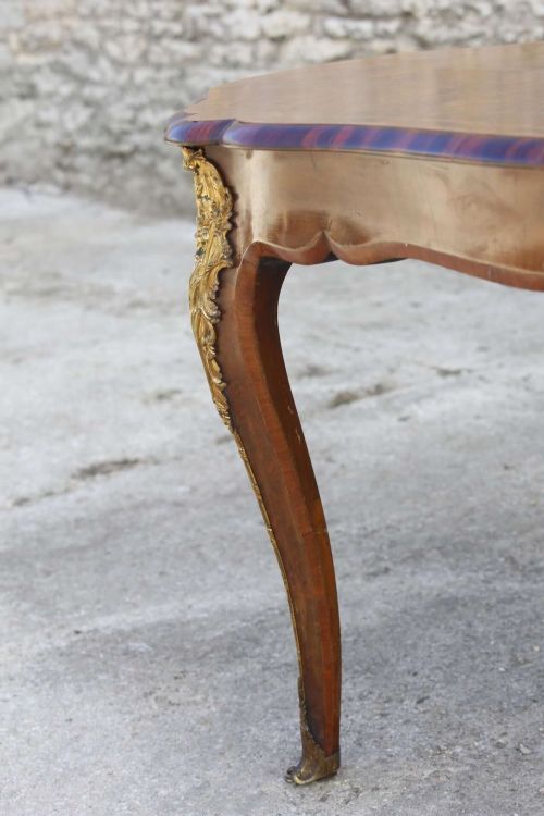 SERPENTINE DESK BURR WALNUT ORMOLU CENTER TABLE SATINWOOD CABRIOLE LEGS 19TH C - ADDITIONAL PHOTO 15