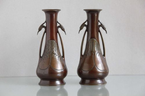 PAIR JAPANESE BRONZE VASES EGRET HANDLE DECORATION C1890 - ADDITIONAL PHOTO 1