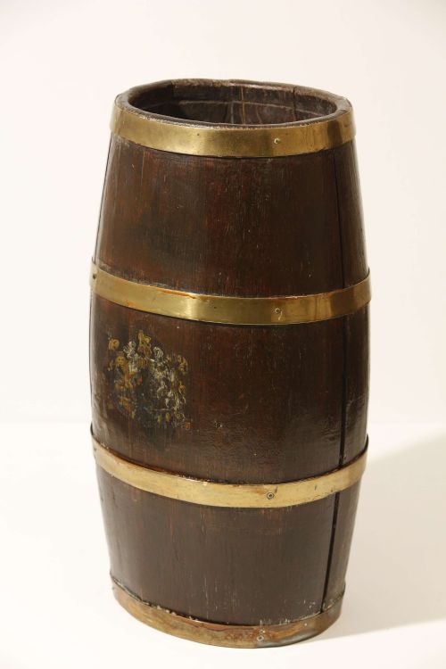 OAK BARREL UMBRELLA STAND WITH BRASS BRACES ENGLISH COAT OF ARMS 19TH CENTURY - ADDITIONAL PHOTO 1