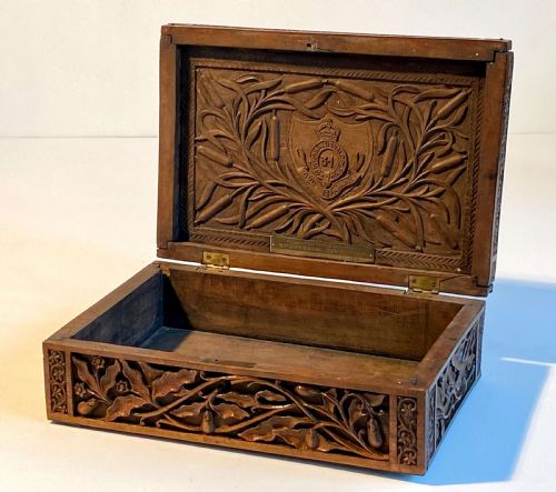 CAMPAIGN BOX CARVED GENTLEMAN'S BRITISH ARMY WW2 REGIMENTAL ARMS - ADDITIONAL PHOTO 3