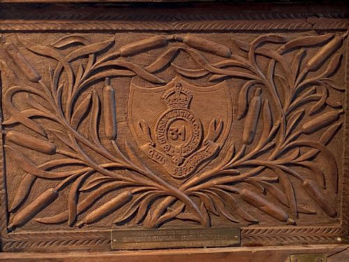 CAMPAIGN BOX CARVED GENTLEMAN'S BRITISH ARMY WW2 REGIMENTAL ARMS - ADDITIONAL PHOTO 5