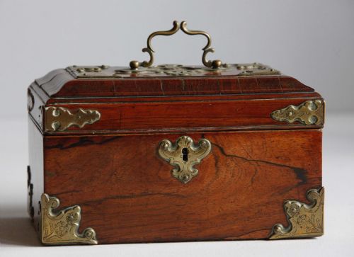 TEA CADDY GEORGE II BRASS PADOUK ENGLISH CIRCA 1760 - ADDITIONAL PHOTO 1