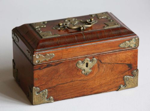 TEA CADDY GEORGE II BRASS PADOUK ENGLISH CIRCA 1760 - ADDITIONAL PHOTO 3