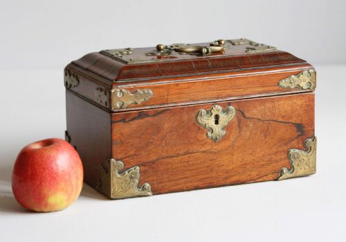 TEA CADDY GEORGE II BRASS PADOUK ENGLISH CIRCA 1760 - ADDITIONAL PHOTO 4