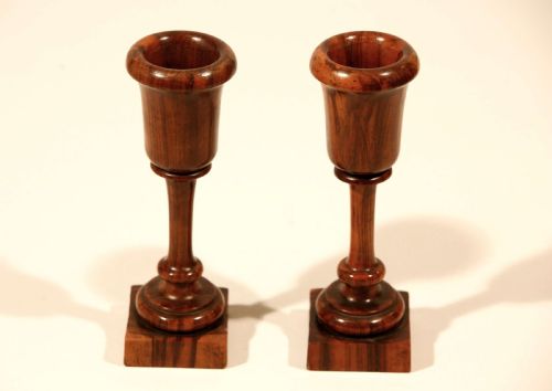 ENGLISH TURNED PAIR OF LIGNUM VITAE URN WOOD SPILL STEM VASES - ADDITIONAL PHOTO 3