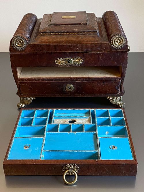 REGENCY LEATHER BOUND WRITING SLOPE SEWING JEWELLERY BOX ENGRAVED K 1818 - ADDITIONAL PHOTO 14
