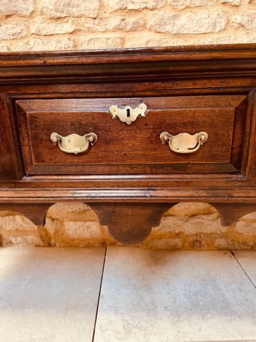 OAK DRESSER BASE WITH BLIND SILHOUETTE LEGS C1760 - ADDITIONAL PHOTO 6