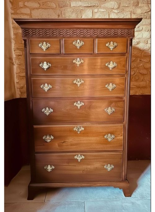 TALL GRADUATED CHEST OF DRAWERS IN WALNUT, C1850