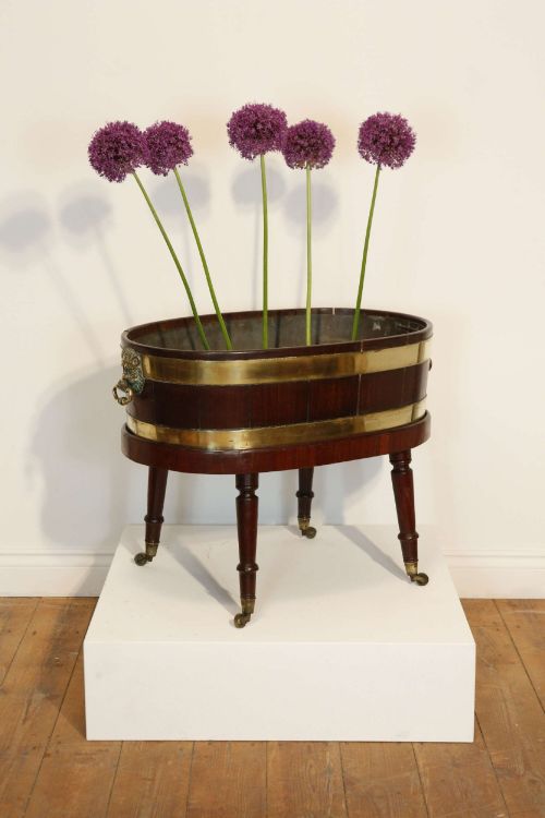 George III Brass-bound Mahogany Wine Cooler Jardinière on Stand Attributed to Gillows