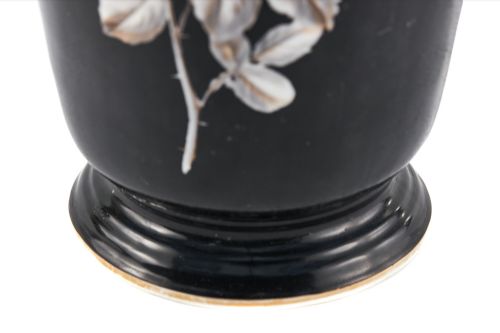 LARGE ANTIQUE HAND PAINTED OPAQUE GLASS VASE - ADDITIONAL PHOTO 4