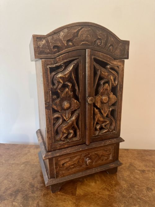 QUALITY ANTIQUE CARVED OAK TABLE TOP CABINET - ADDITIONAL PHOTO 6