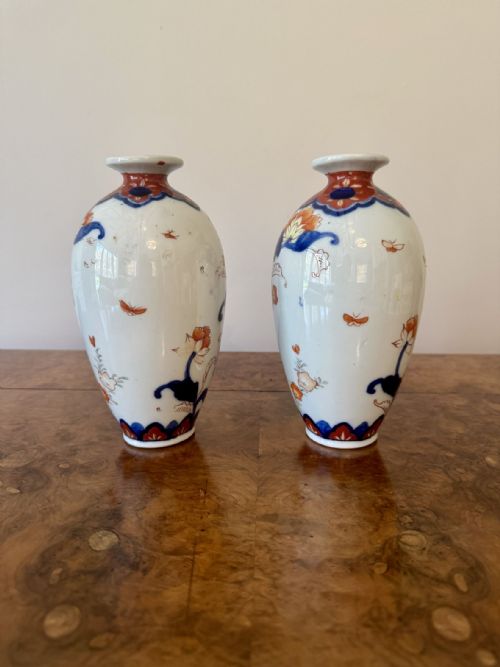 FINE QUALITY PAIR OF ANTIQUE JAPANESE IMARI VASES - ADDITIONAL PHOTO 1