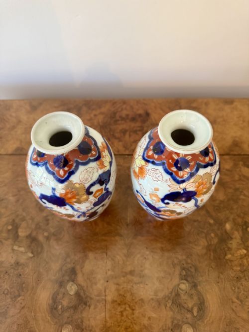 FINE QUALITY PAIR OF ANTIQUE JAPANESE IMARI VASES - ADDITIONAL PHOTO 3
