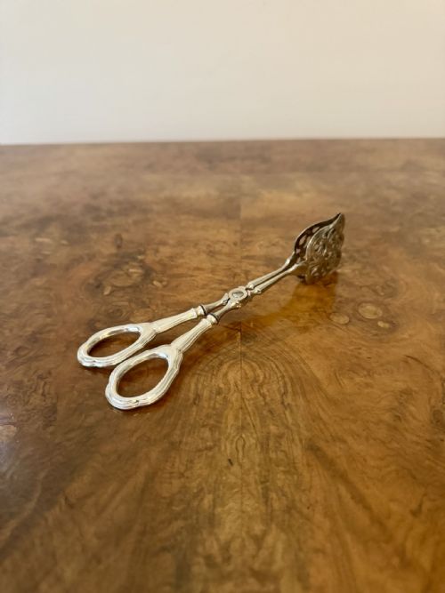 FINE QUALITY PAIR OF ANTIQUE SILVER SERVING TONGS - ADDITIONAL PHOTO 2