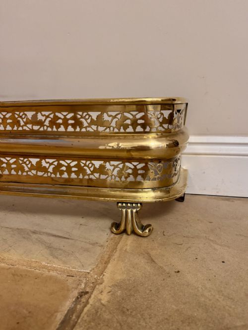 QUALITY ANTIQUE EDWARDIAN BRASS FIRE FENDER - ADDITIONAL PHOTO 2