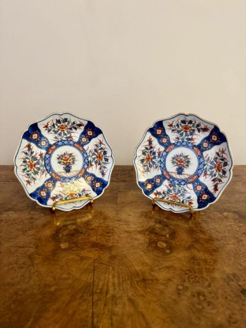 FINE QUALITY PAIR OF ANTIQUE JAPANESE IMARI PLATES - ADDITIONAL PHOTO 3