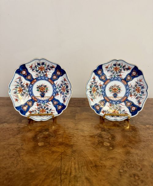 FINE QUALITY PAIR OF ANTIQUE JAPANESE IMARI PLATES