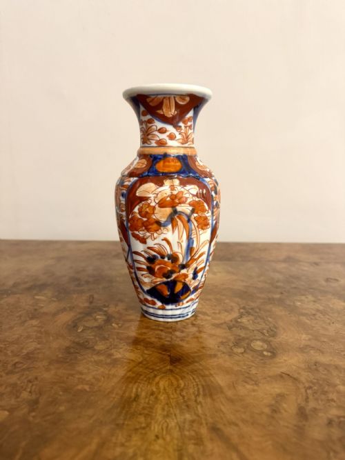 LOVELY QUALITY ANTIQUE JAPANESE IMARI VASE