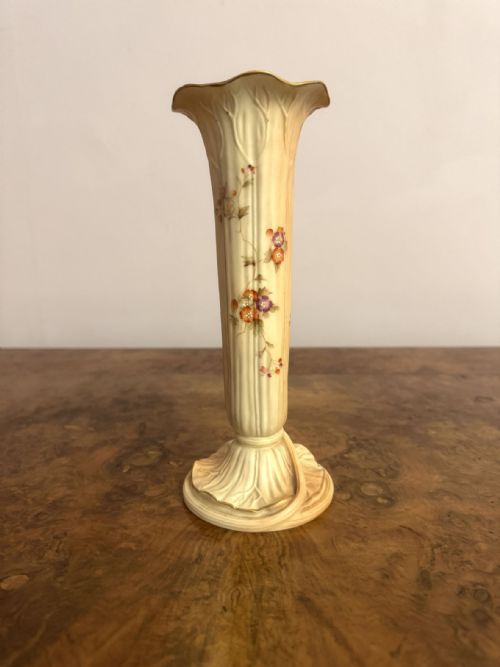 FINE QUALITY PAIR OF ANTIQUE ROYAL WORCESTER VASES - ADDITIONAL PHOTO 2