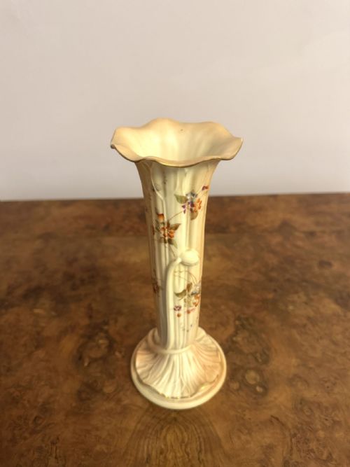 FINE QUALITY PAIR OF ANTIQUE ROYAL WORCESTER VASES - ADDITIONAL PHOTO 3