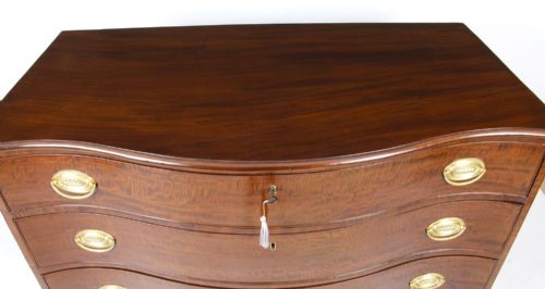 ANTIQUE GEORGE III SERPENTINE FLAME MAHOGANY CHEST DRAWERS 18TH CENTURY - ADDITIONAL PHOTO 2