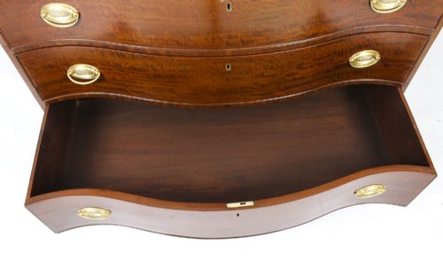 ANTIQUE GEORGE III SERPENTINE FLAME MAHOGANY CHEST DRAWERS 18TH CENTURY - ADDITIONAL PHOTO 11