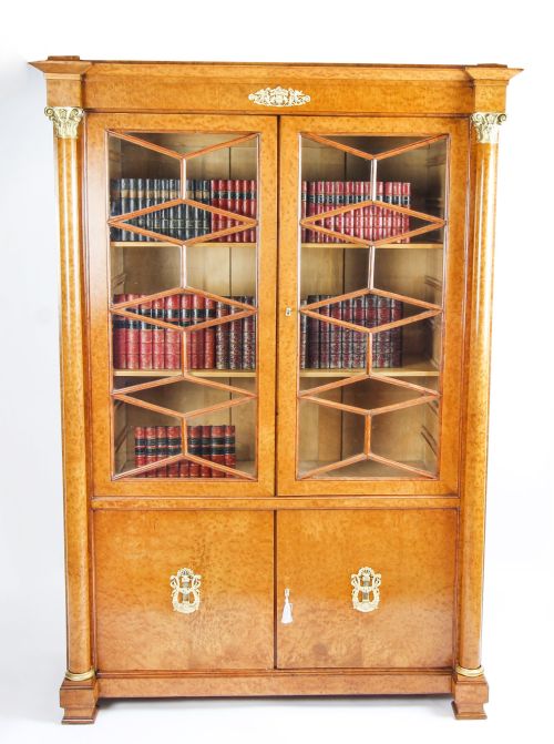 ANTIQUE FRENCH CHARLES X BURR MAPLE AND ORMOLU BOOKCASE CIRCA 1820 19TH C - ADDITIONAL PHOTO 1