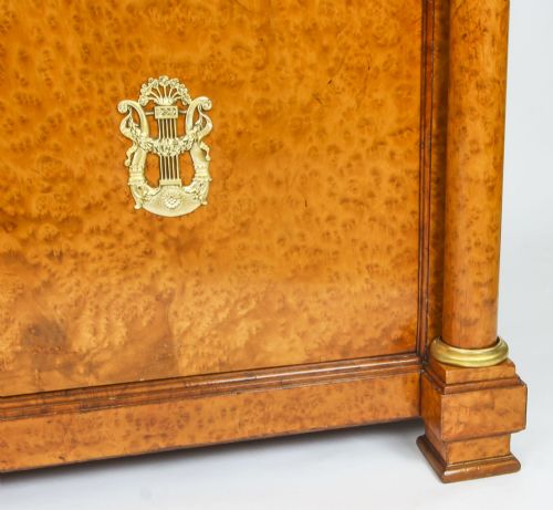 ANTIQUE FRENCH CHARLES X BURR MAPLE AND ORMOLU BOOKCASE CIRCA 1820 19TH C - ADDITIONAL PHOTO 15