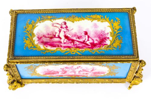 ANTIQUE FRENCH SEVRES PORCELAIN AND ORMOLU JEWELLERY CASKET C1870 19TH C - ADDITIONAL PHOTO 4