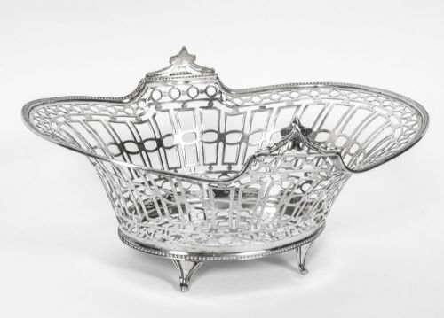 Antique English Edward VII Sterling Silver Fruit Bread Basket London 1909
