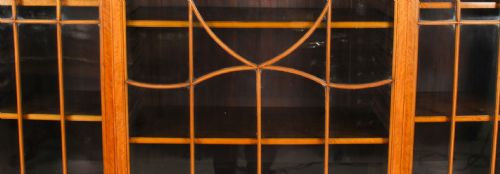ANTIQUE SATINWOOD BREAKFRONT BOOKCASE DISPLAY CABINET EDWARDS ROBERTS 19TH C - ADDITIONAL PHOTO 3