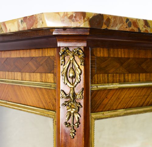 ANTIQUE FRENCH KINGWOOD PARQUETRY ORMOLU MOUNTED VITRINE CABINET 19TH C - ADDITIONAL PHOTO 6