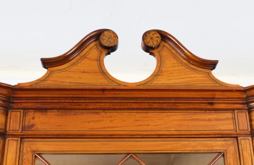 ANTIQUE EDWARDIAN SERPENTINE SATINWOOD INLAID DISPLAY CABINET 19TH C - ADDITIONAL PHOTO 3