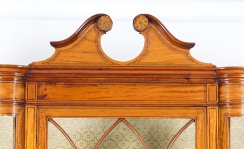 ANTIQUE EDWARDIAN SERPENTINE SATINWOOD INLAID DISPLAY CABINET 19TH C - ADDITIONAL PHOTO 10