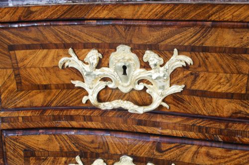 ANTIQUE FRENCH RGENCE KINGWOOD ORMOLU MOUNTED COMMODE CIRCA 1720 18TH C - ADDITIONAL PHOTO 9