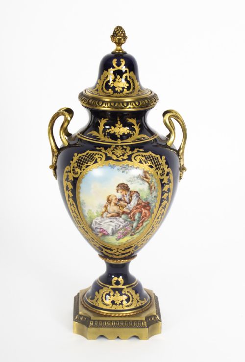ANTIQUE PARIS PORCELAIN ORMOLU MOUNTED THREE PIECE GARNITURE CIRCA 1900 - ADDITIONAL PHOTO 10