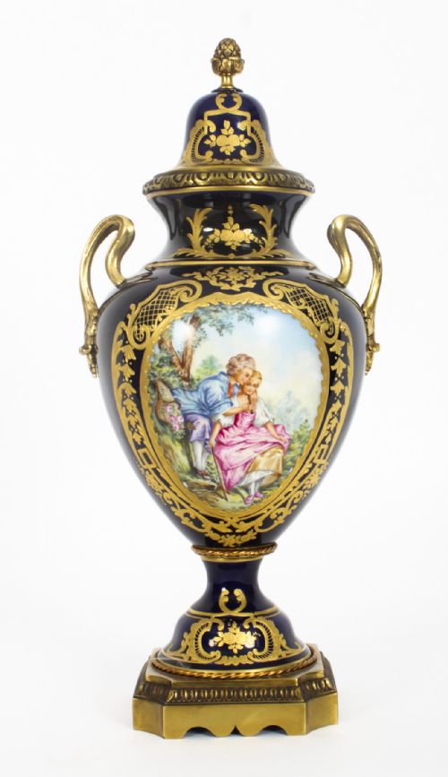 ANTIQUE PARIS PORCELAIN ORMOLU MOUNTED THREE PIECE GARNITURE CIRCA 1900 - ADDITIONAL PHOTO 11